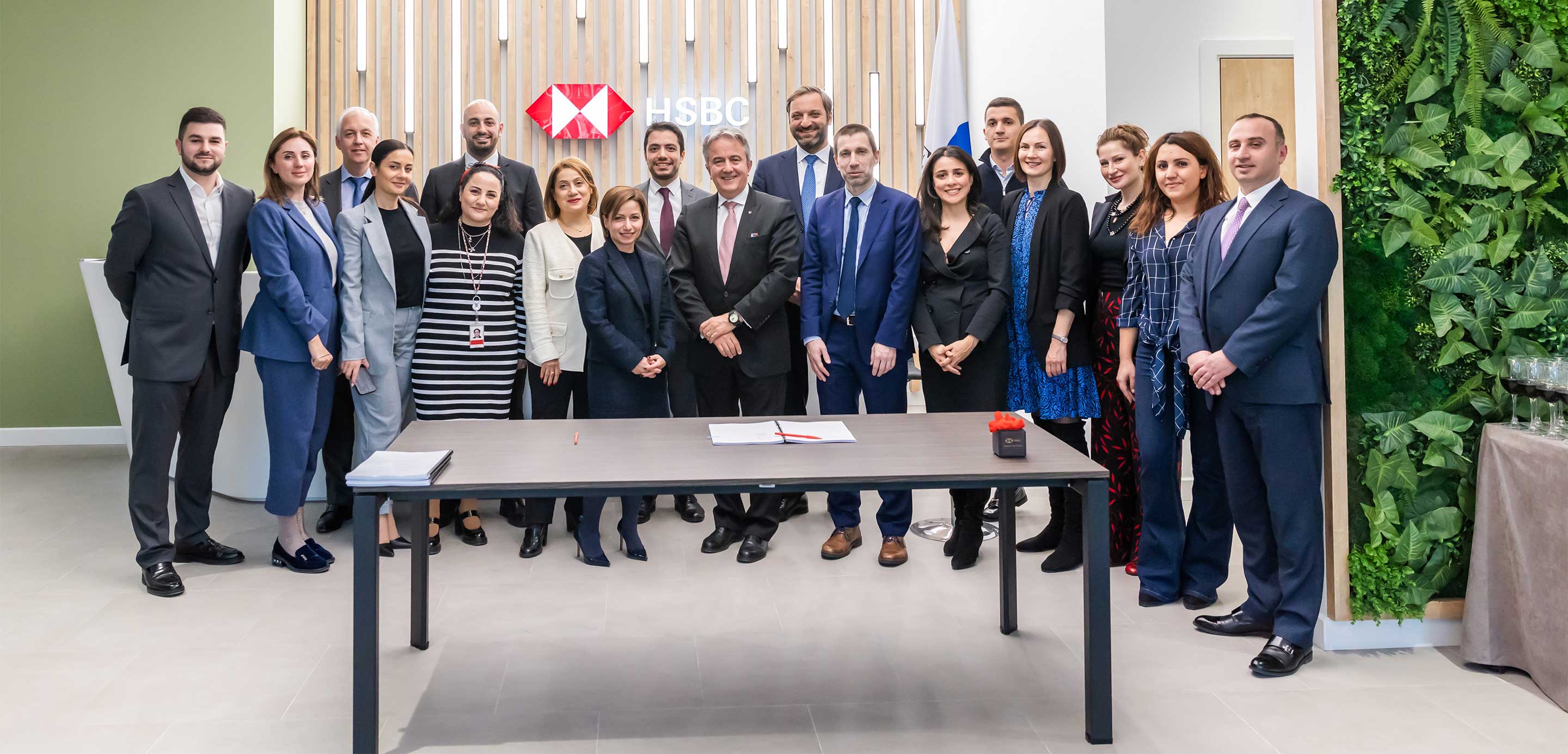 a-new-cooperation-agreement-between-hsbc-bank-armenia-and-the-european-bank-banner